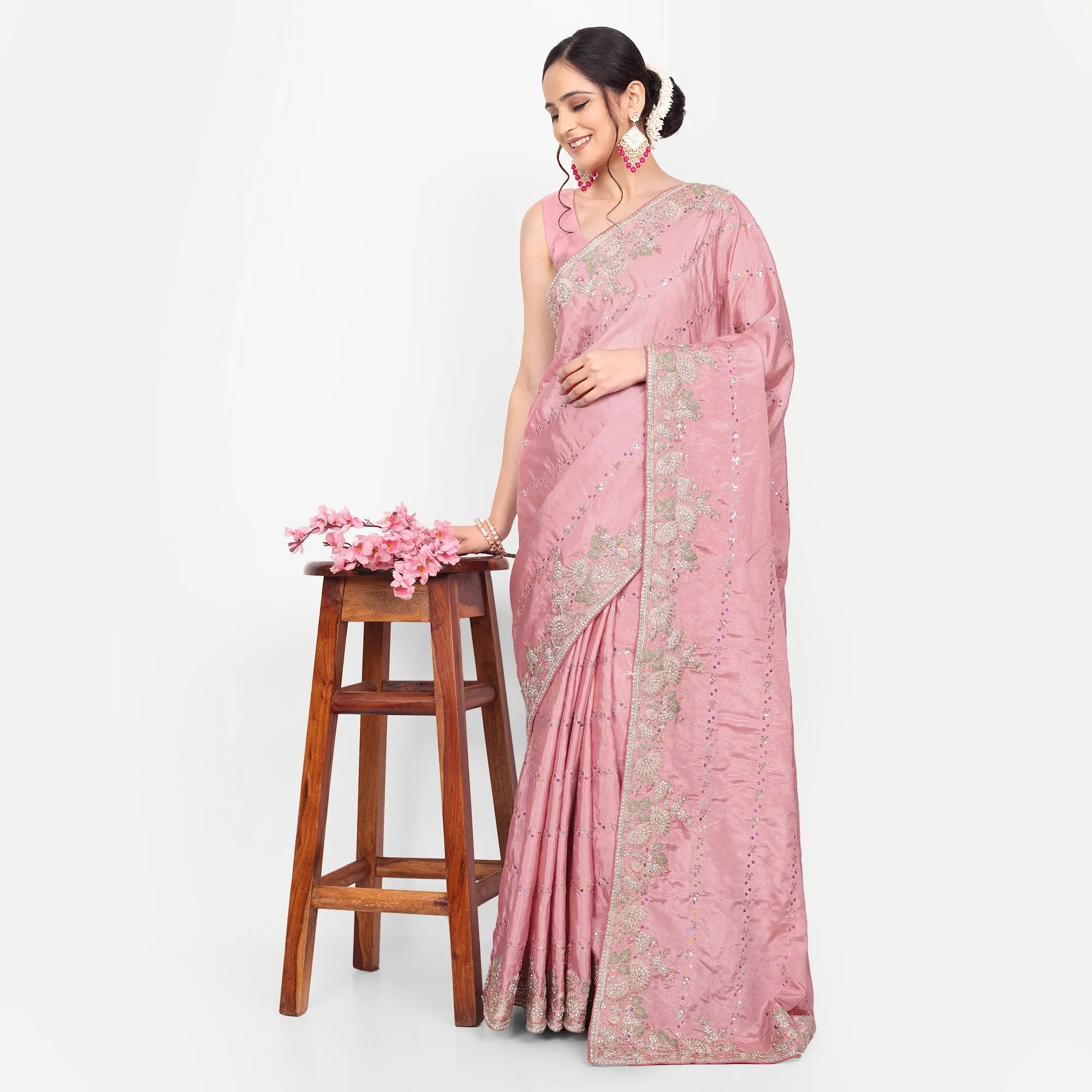 sareewithout blouse 16