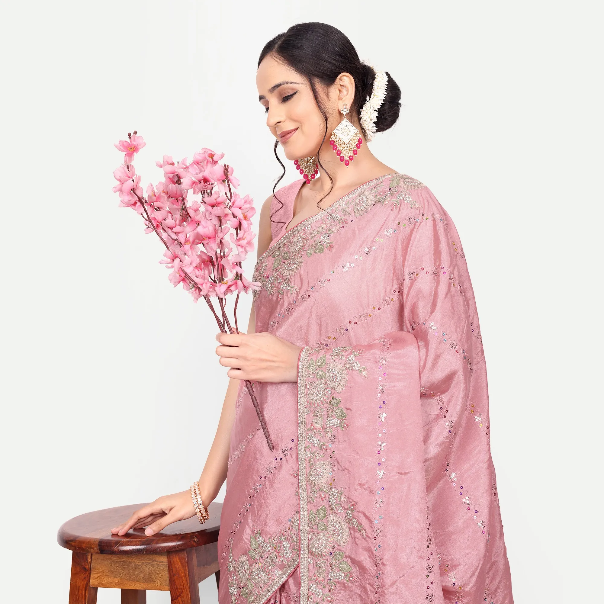 sareewithout blouse 17