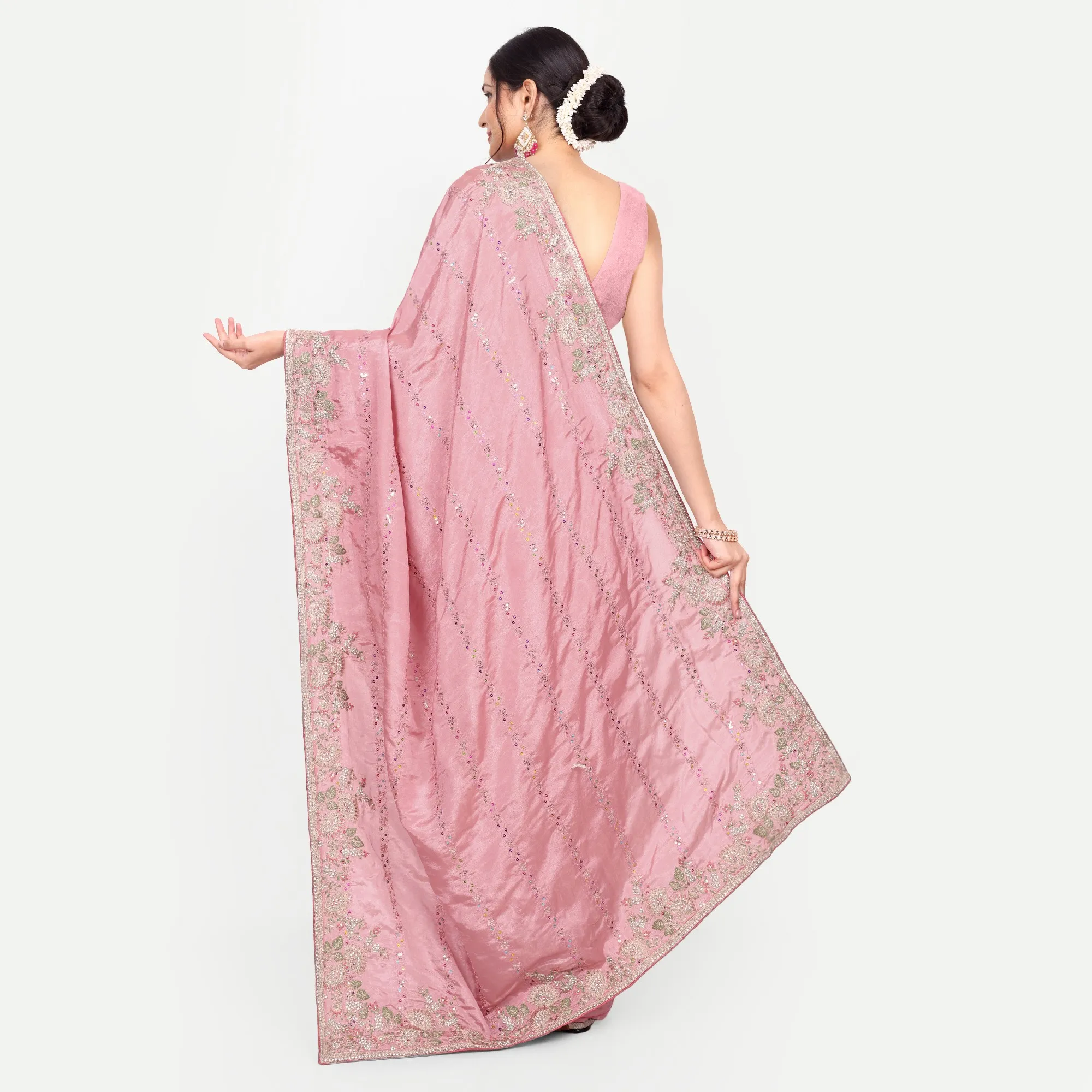 sareewithout blouse 18