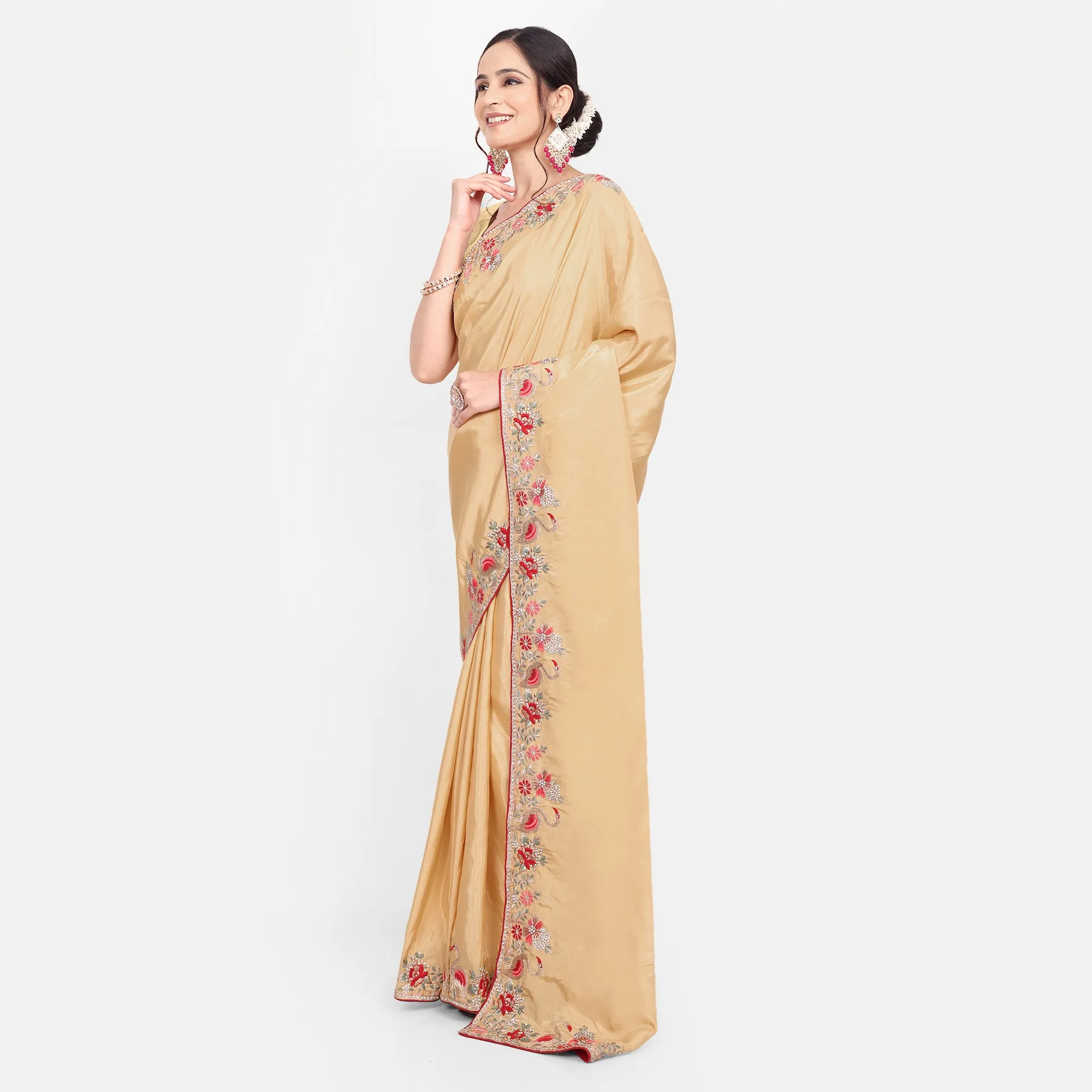 sareewithout blouse 26