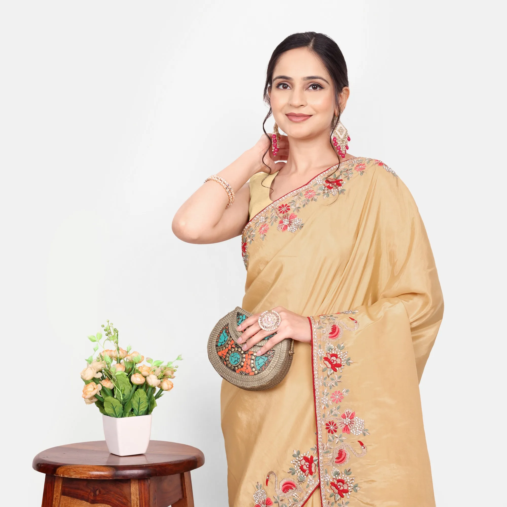 sareewithout blouse 29