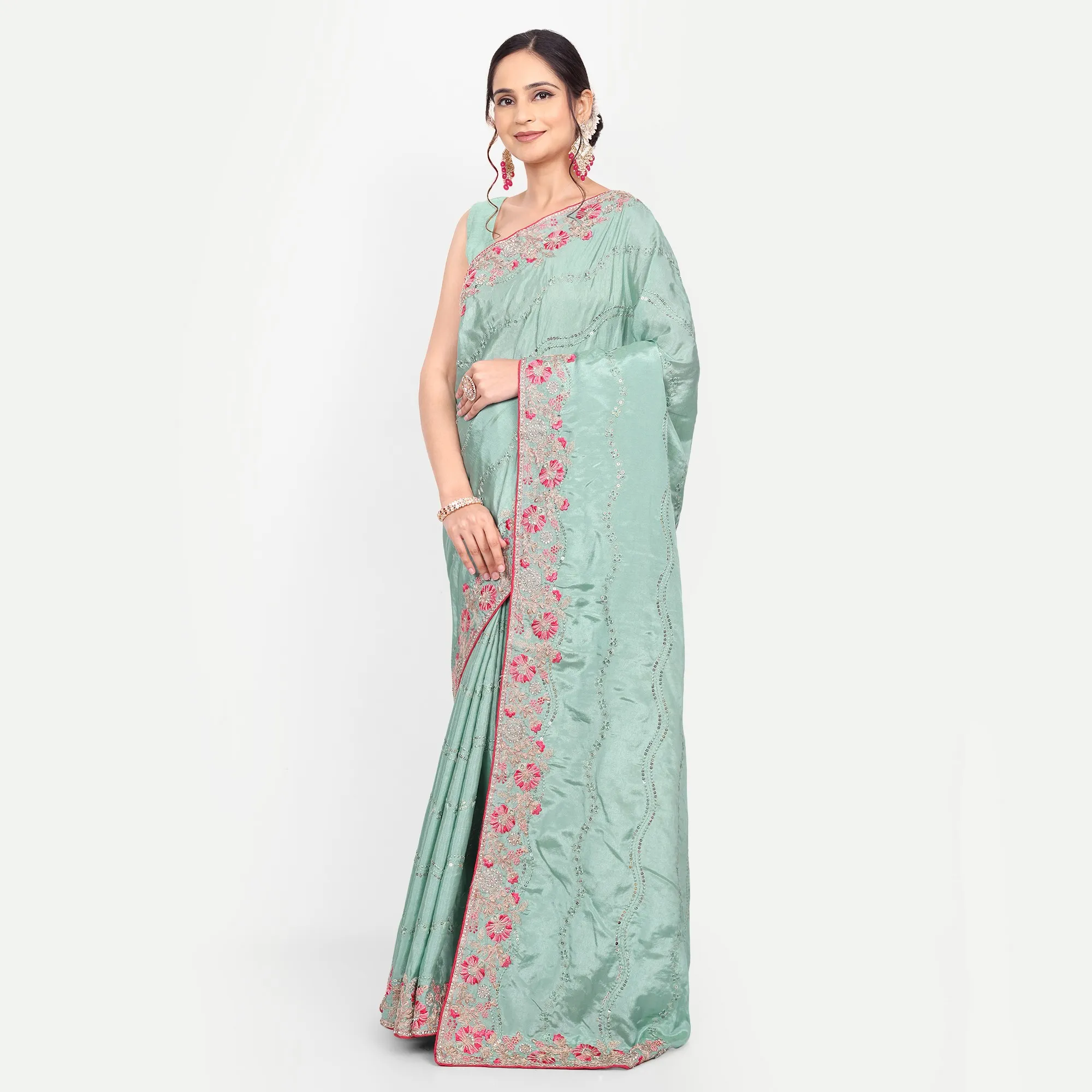 sareewithout blouse 32