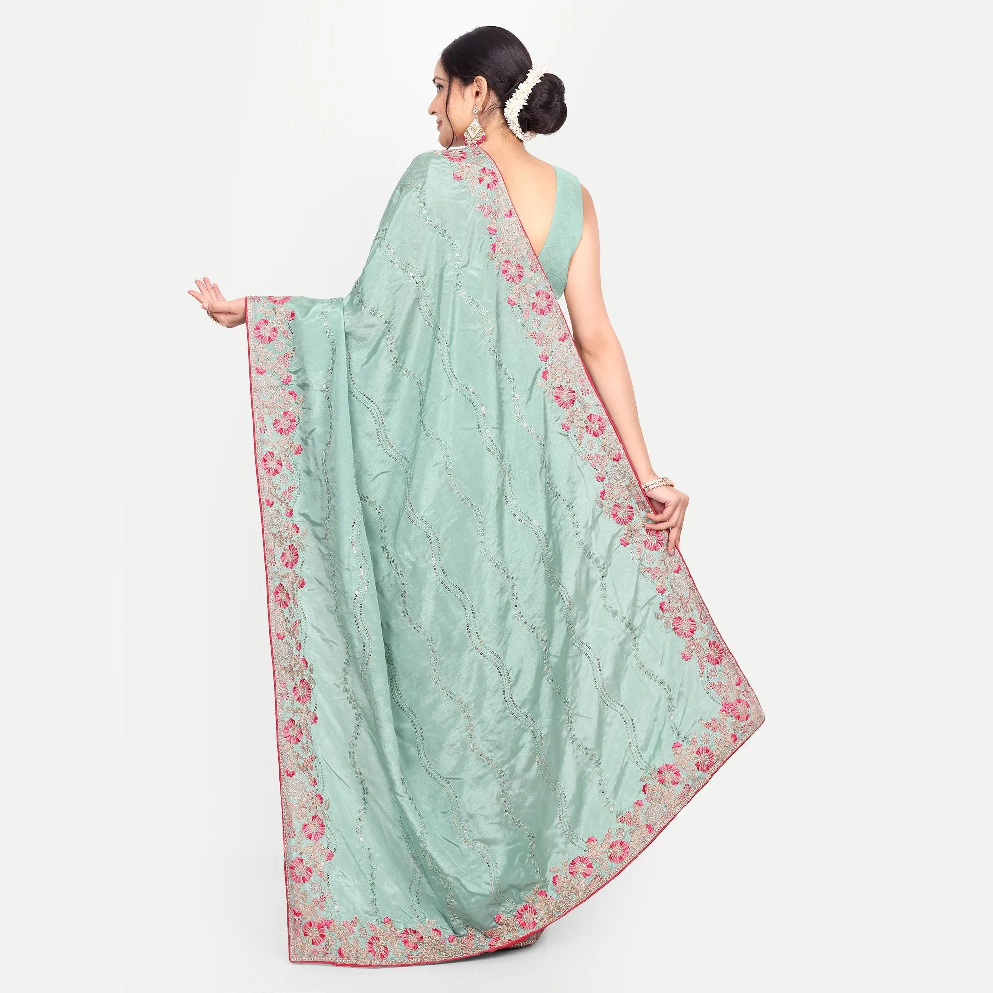 sareewithout blouse 36